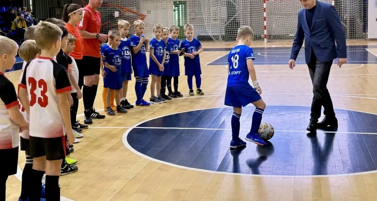 Юные футболисты Ярославля сражаются за выход в финал Кубка городов Золотого кольца